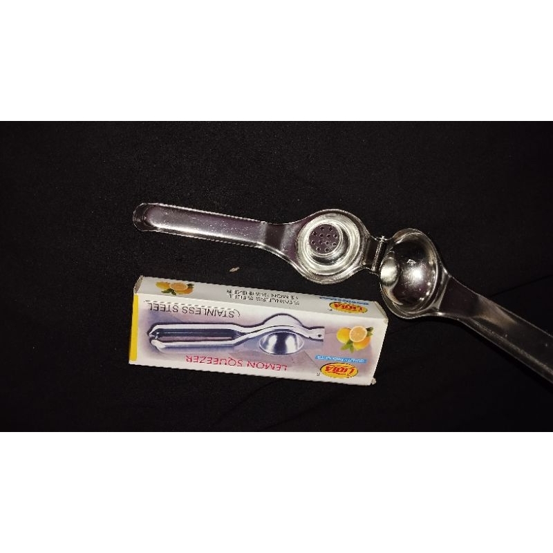 

Lemon squeezer