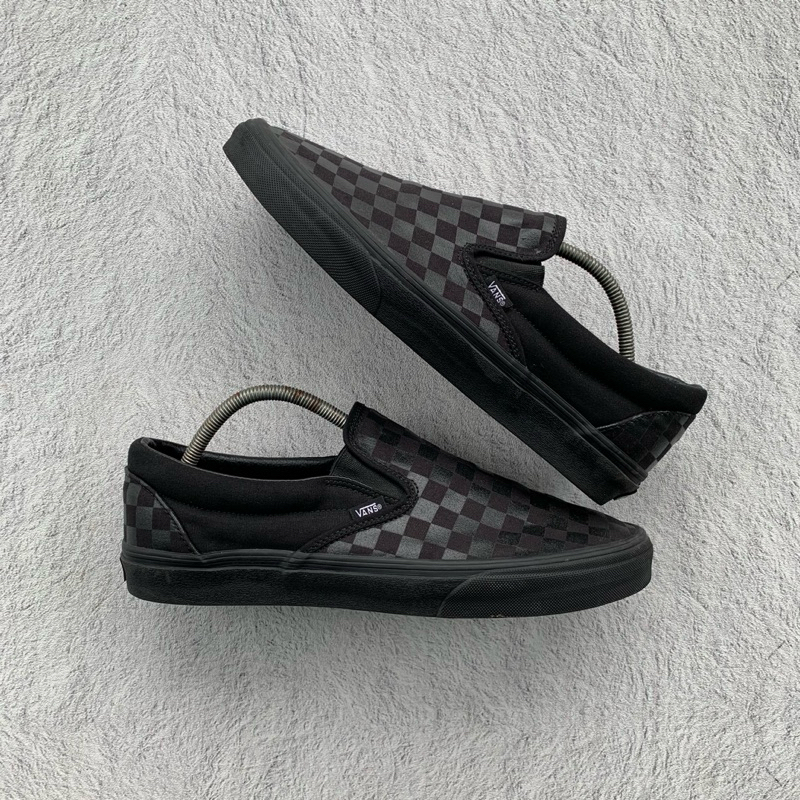 sepatu vans slip on checkerboard mono black size 46