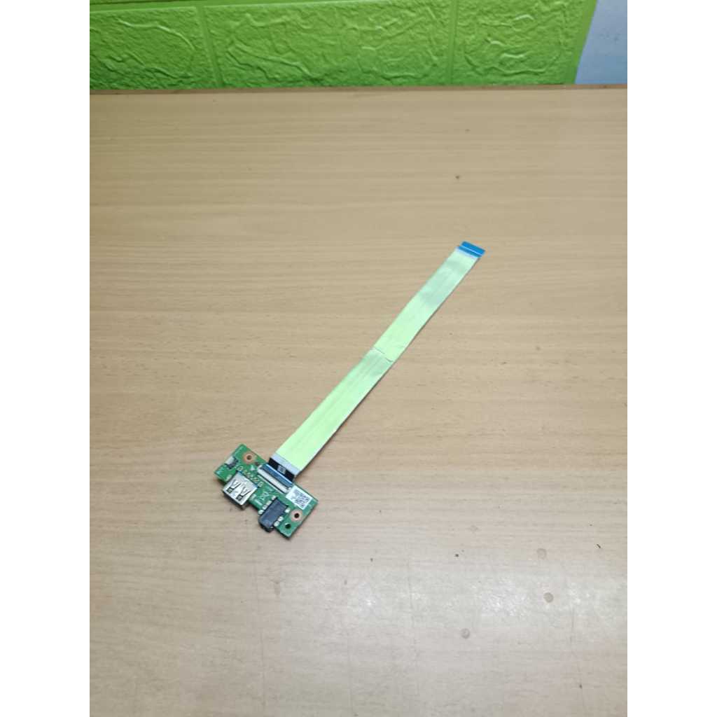 Port USB Notebook Asus E203M