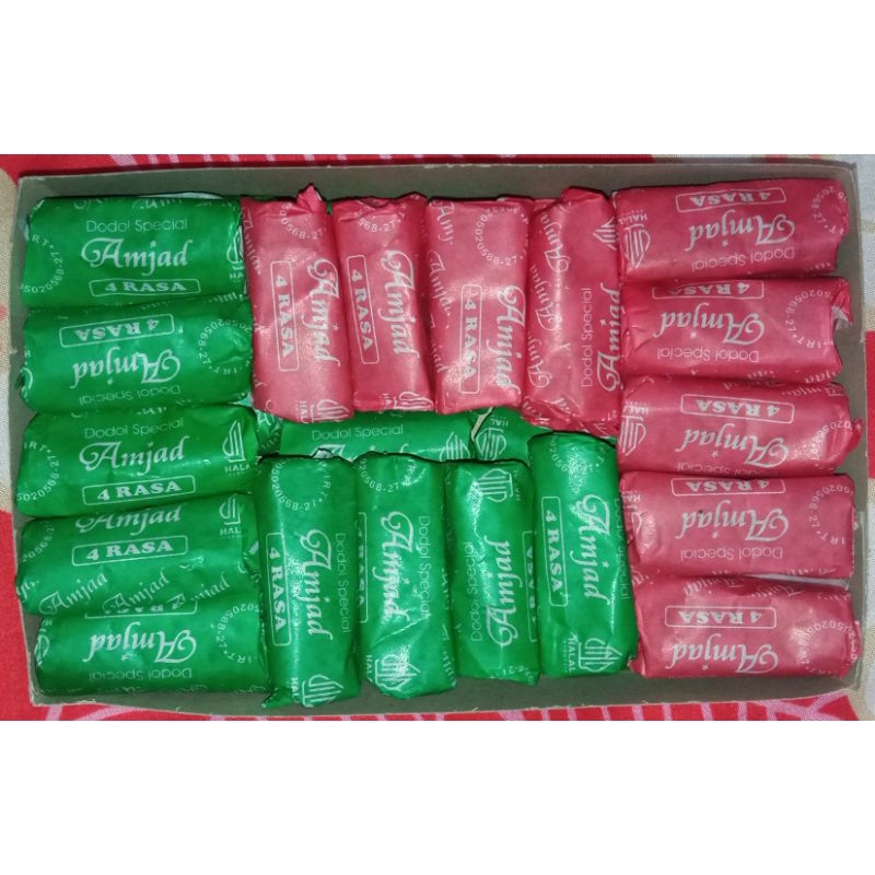 

Dodol Garut Rasa Strawberry mix pandan 500 gr (oleh-oleh khas Garut)