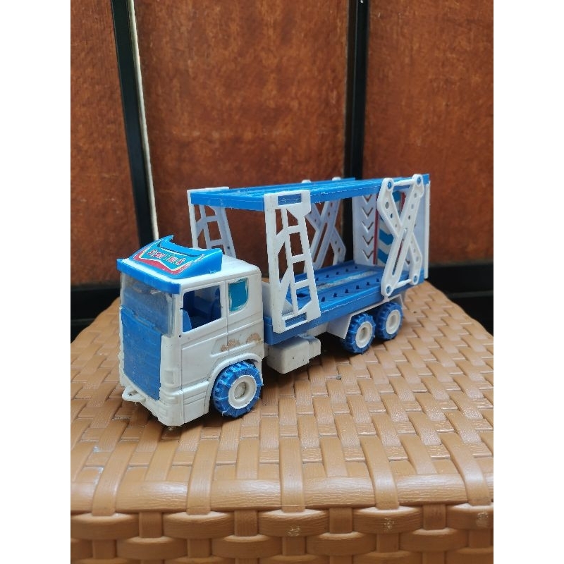 mainan mobil bekas anak pembawa mobil