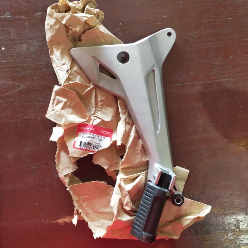 50700-KPH-700 AHM Original Honda Karisma Supra X 125 Supra X125 Lama Old  Kanan Sayap Footstep Belak