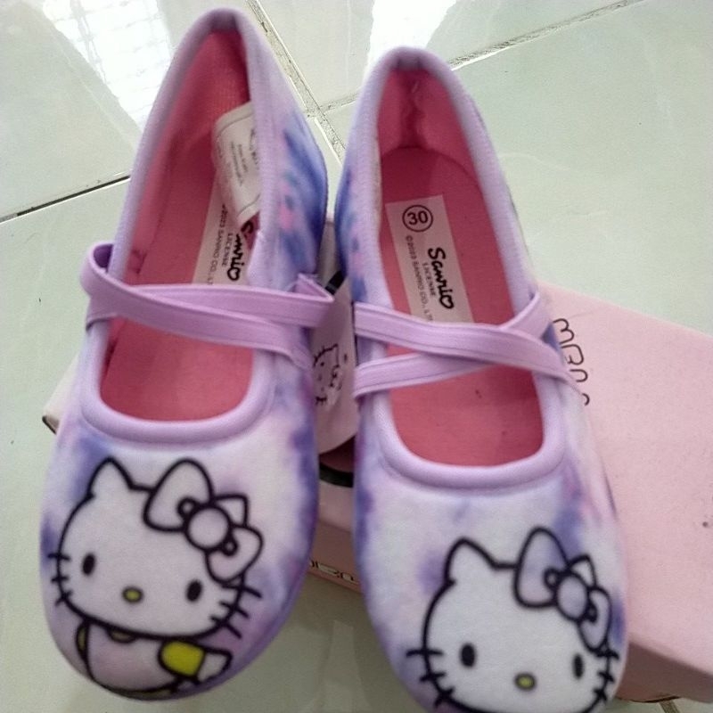 Sepatu Hello Kitty Sanrio New Size 30