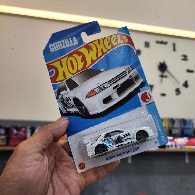 Hotwheels Godzilla Nissan GTR
