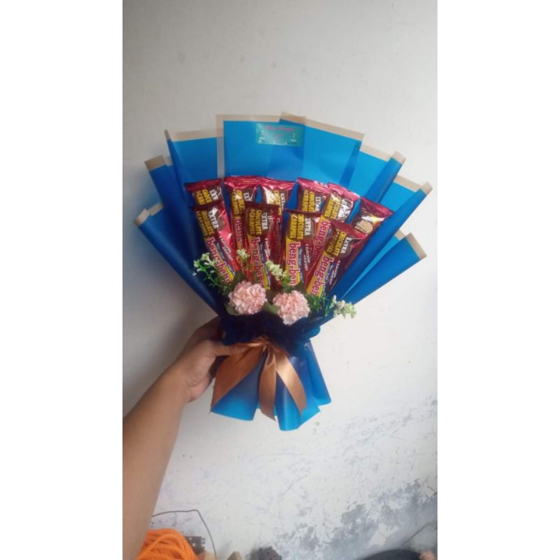 

buket Snack murah isi 10 hadiah ulang tahun/wisuda