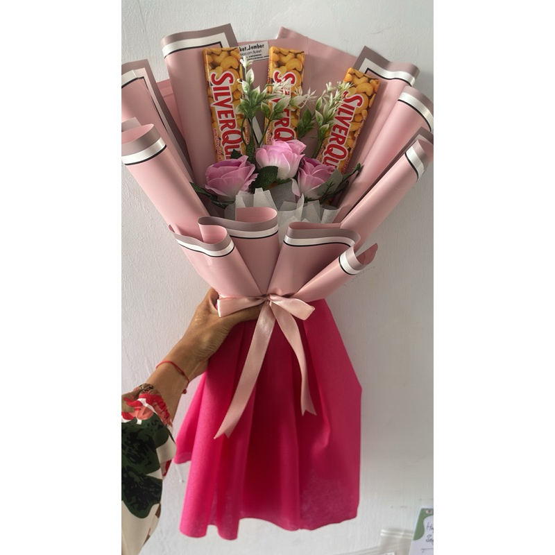 buket silverqueen besar dan mini