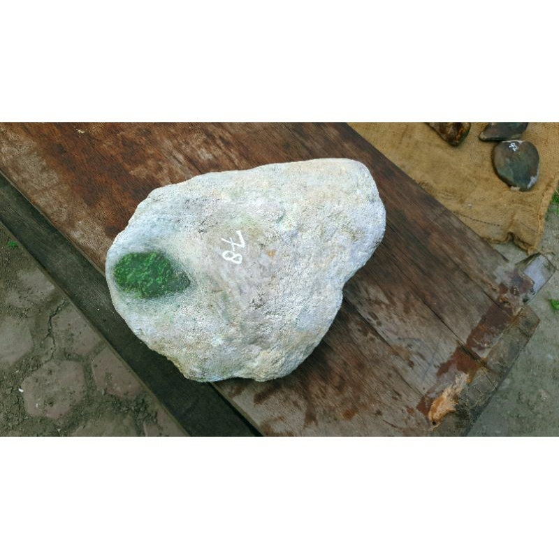GIOK BUNGA BAHAN TUNGGAL BATU ALAM BATU GIOK NEPHRITE JADE NATURAL NO78