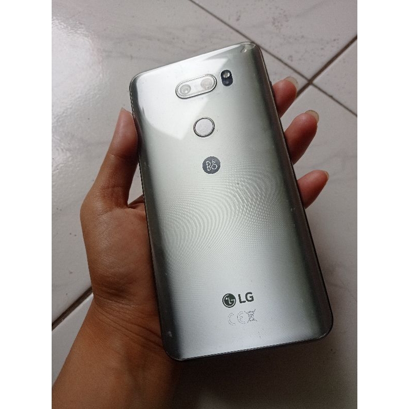 LG V30+ minus LCD