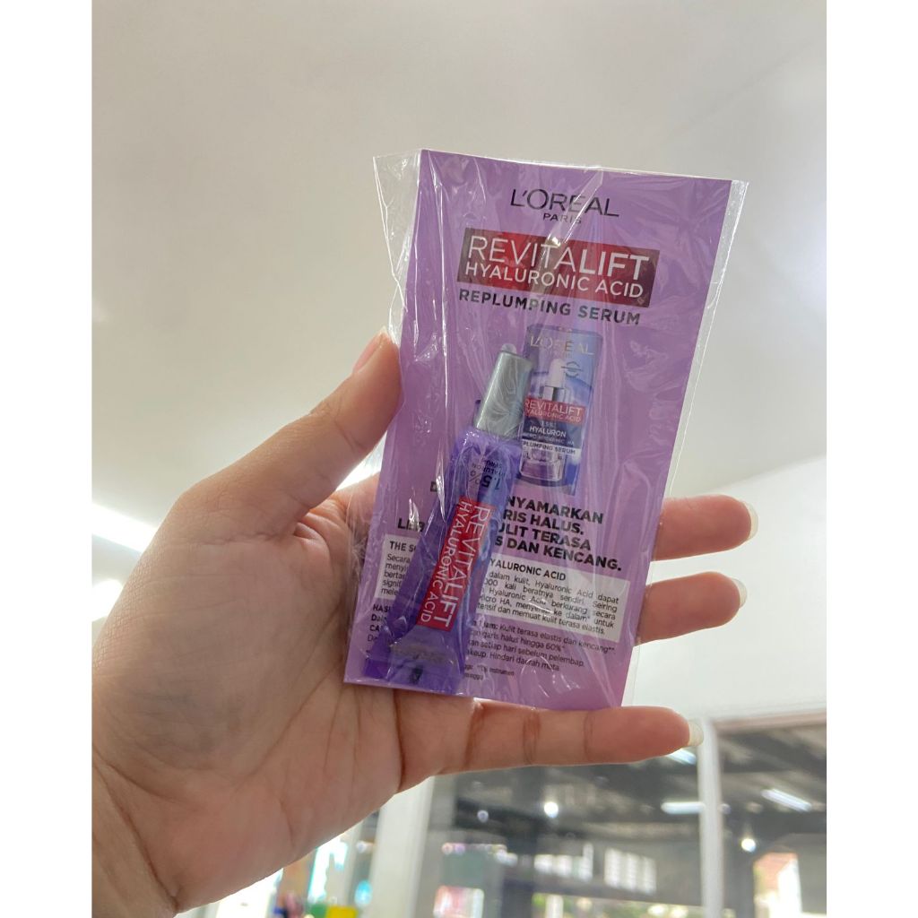 *GIFT . NOT FOR SALE* LOREAL REVITALIFT HYALURONIC ACID SERUM 7.5ML