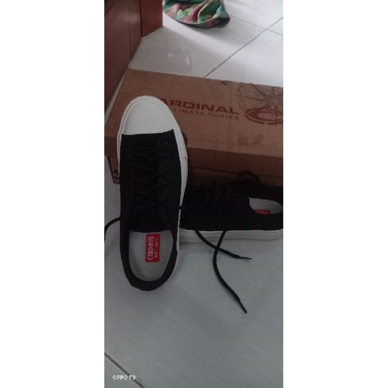 sneakers cardinal