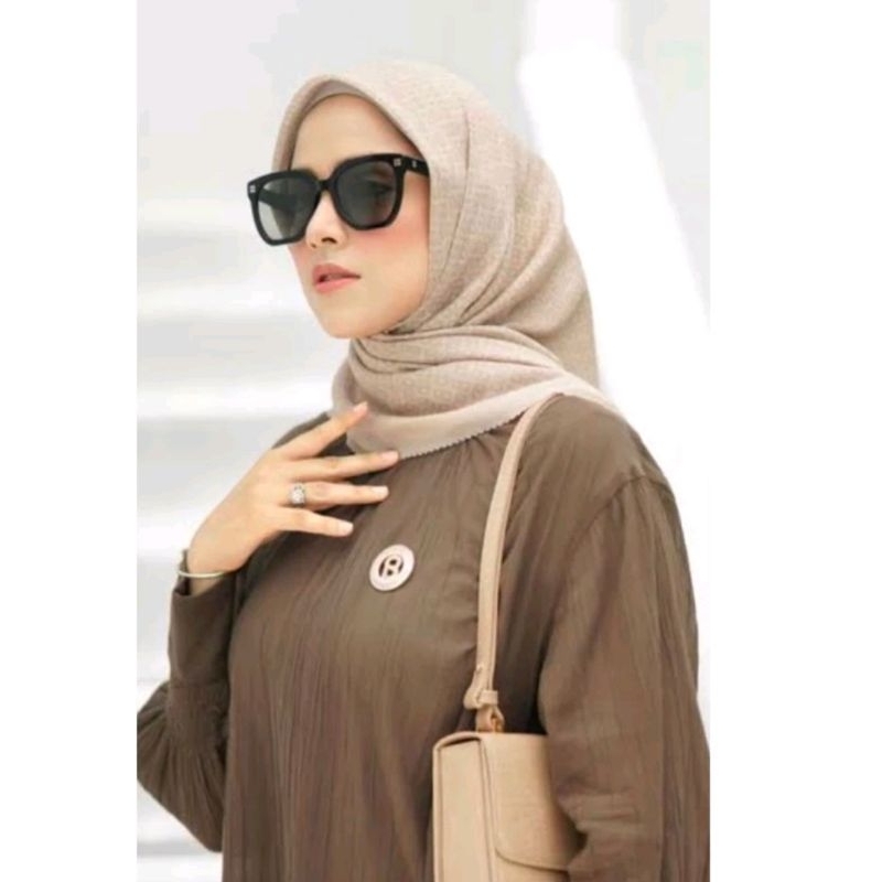 NEW BUTTONSCARVES TAPIS SQUARE SEED