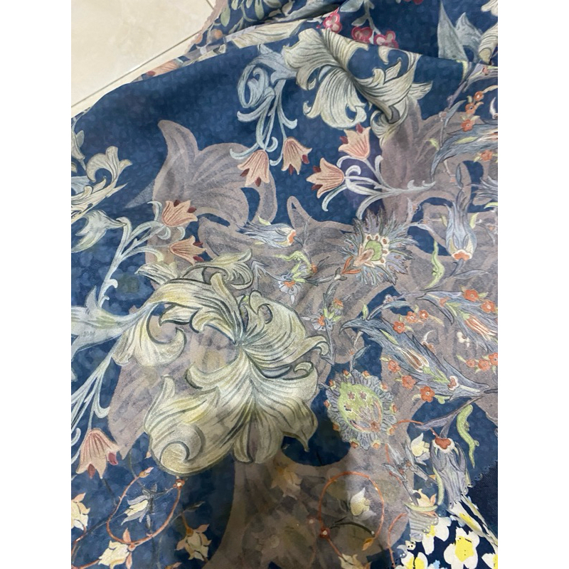 button scarves topkapi