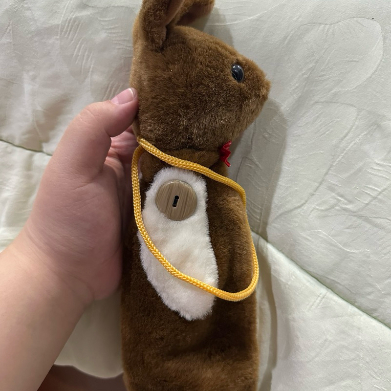 

Tempat pensil kanguru