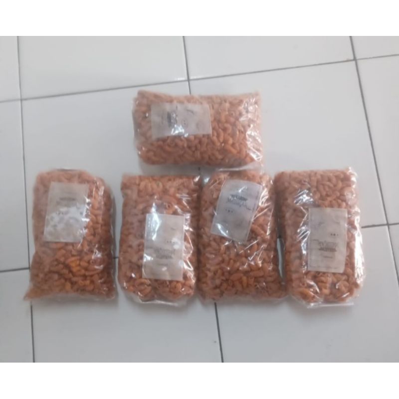 

makroni pedas gurih berat 2 kg