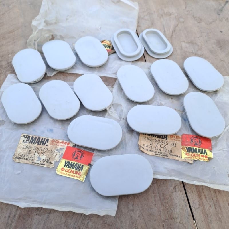 KARET COVER TUTUP LUBANG SAYAP YAMAHA V75 V80 SS SUPERDELUXE EXCELLENT ORI ORIGINAL NOS