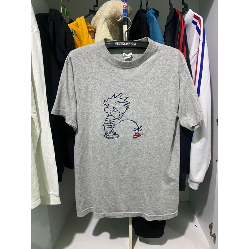 KAOS NIKE VTG CALVIN PEEING SECOND