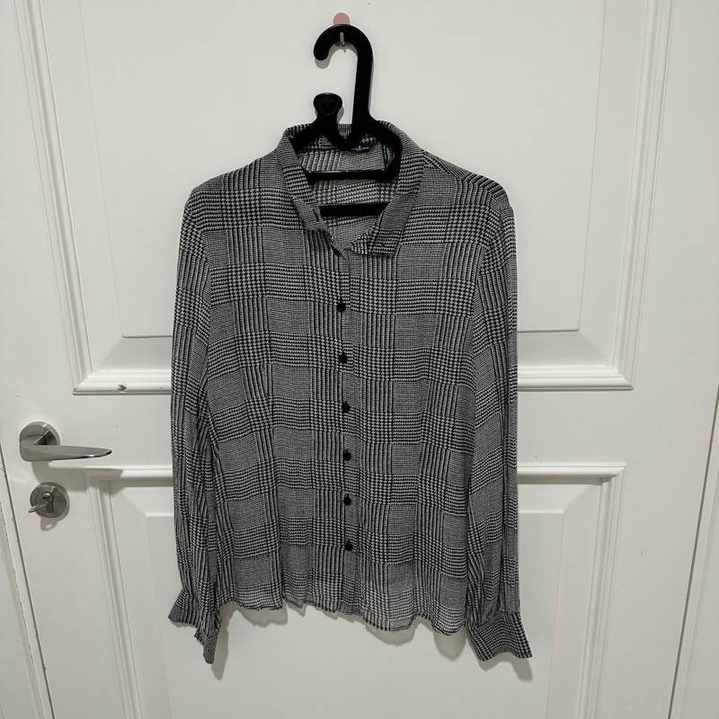 vintage guess classic by georges marciano size s button down long sleeve shirt