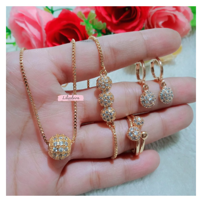 Perhiasan xuping set aksesoris fashion motif bola gelang serut