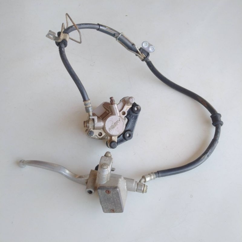 MASTER KALIPER REM DEPAN SKYDRIVE 125 PNP SPIN 125 ORIGINAL COPOTAN PENGERIMAN DEPAN SKYDRIVE 125