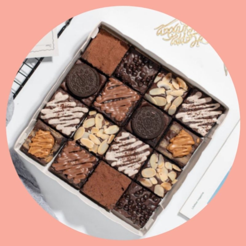 

BROWNIES ULANG TAHUN ULTAH SEKAT 20x20cm free Kemasan Hampers