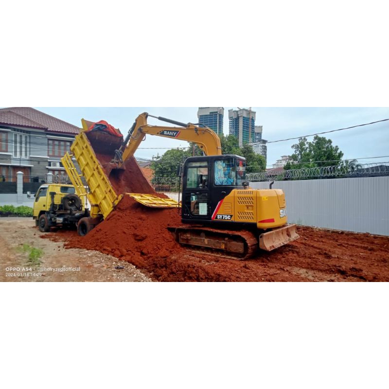 urugan tanah merah super