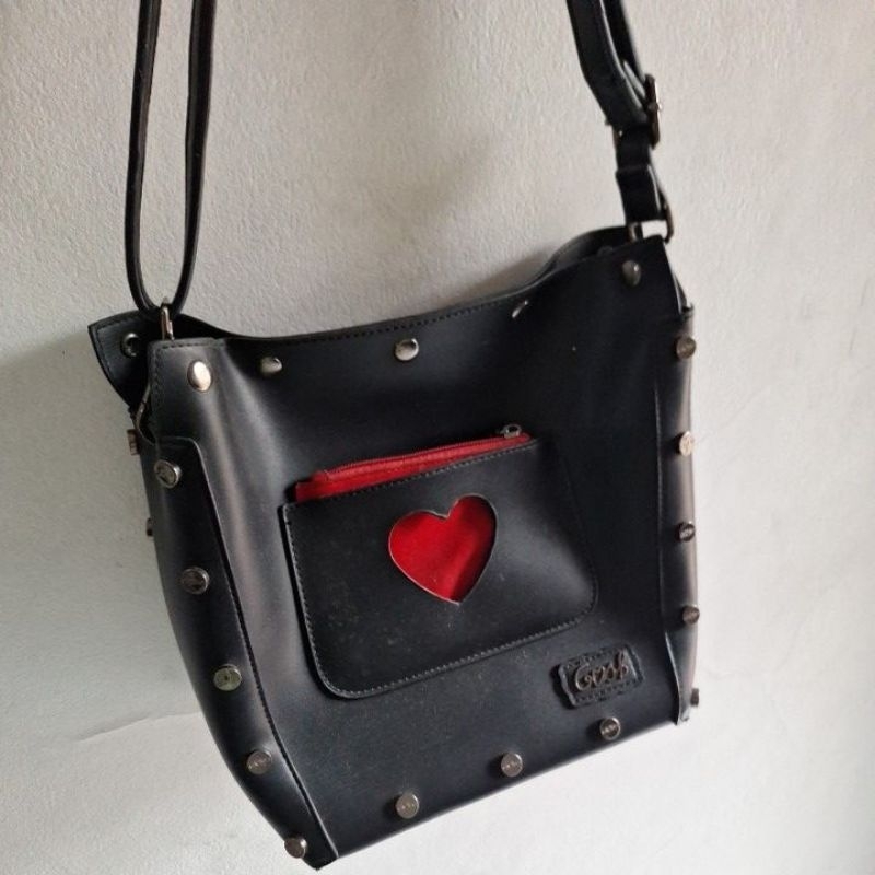 Tas selempang merk GOSH