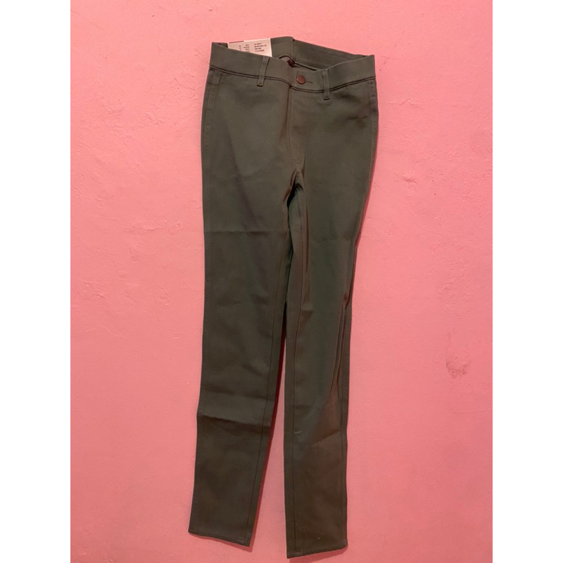 CELANA PANJANG UNIQLO NEW WITH TAG