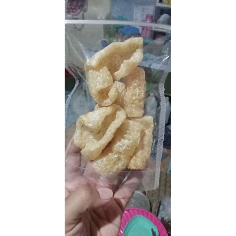 

kerupuk babi crispy gurih nyoi