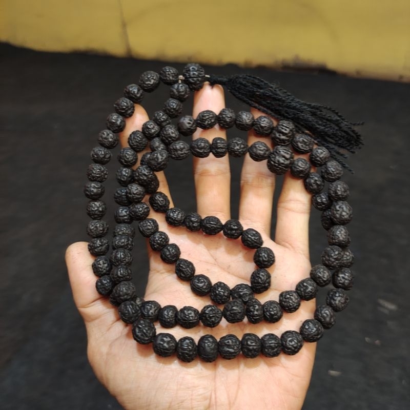 KALUNG JENITRI RUDRAKSHA HITAM