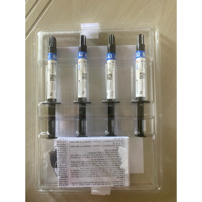 Composite Flow Nano Ceram Bright Flow / Komposite Flowable/ Composite flow Nanohybrid