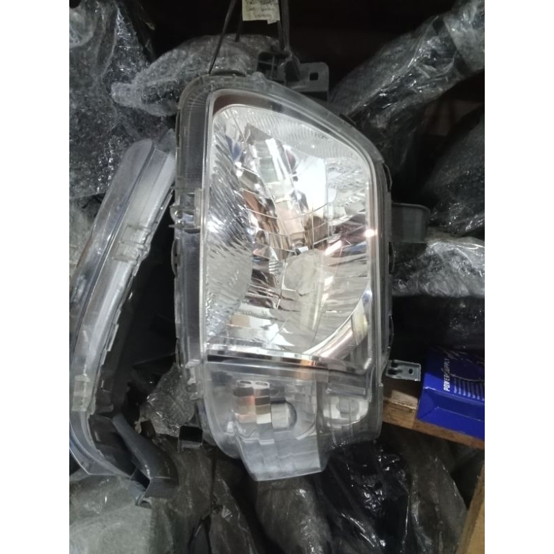 Headlamp Lampu depan Daihatsu Grand Max