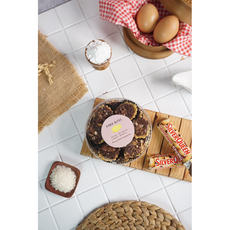 

Pie Choco toping Silverqueen (blm termasuk harga bubble)
