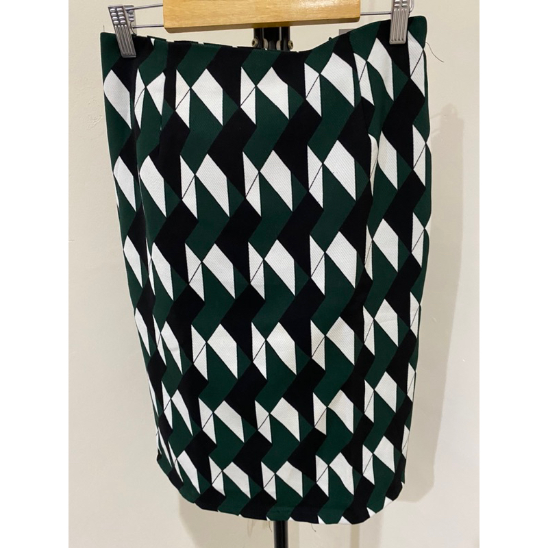 PRELOVED THIS IS APRIL Tribal Skirt / Rok Span Tribal LP 76
