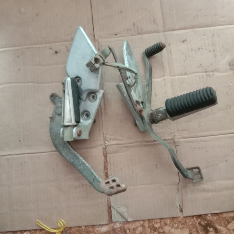 footstep depan Vixion old