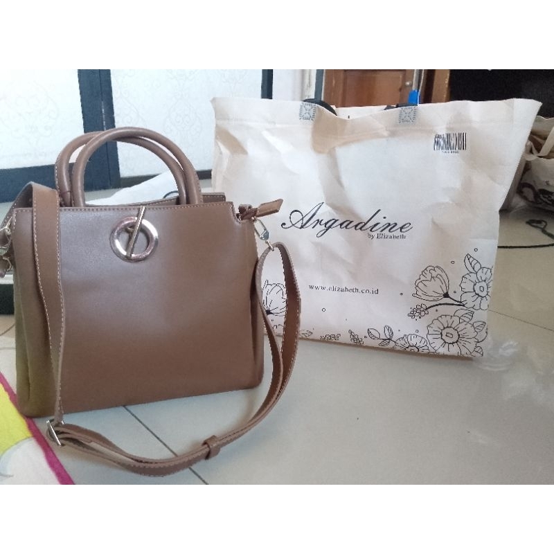 Tas Selempang Merk Elizabeth (BEKAS/SECOND)