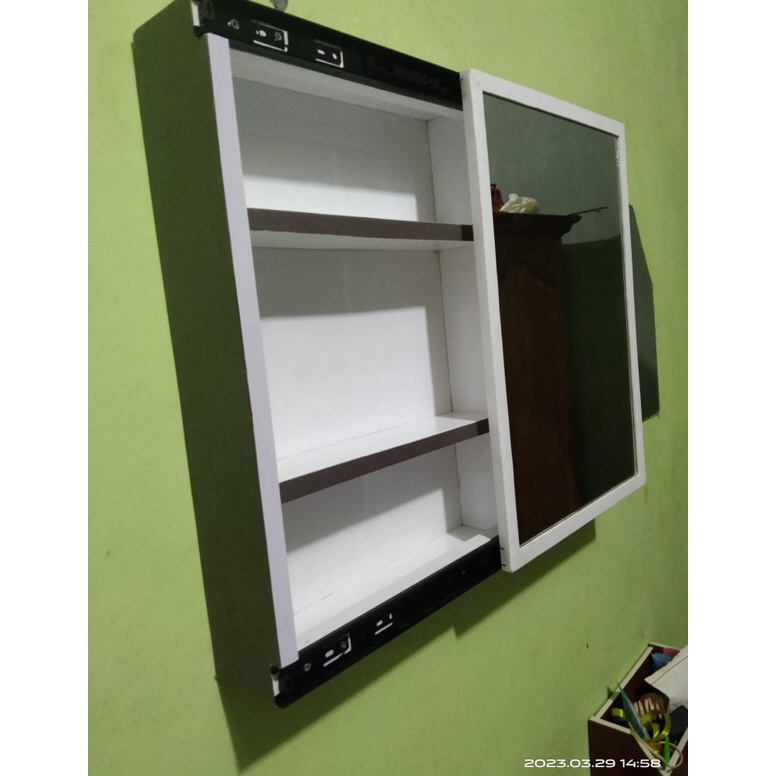 ART K6Z LEMARI CERMIN RAK KOSMETIK PINTU GESER SLEDING CERMIN KAMAR MANDI FREE PALET KAYU