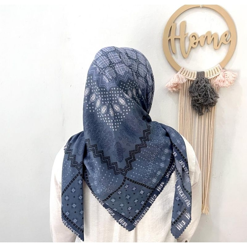 Herme H hijab terbaru hijab segi empat sublime lassercut