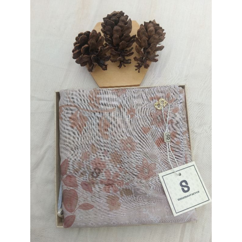 Hijab Segi Empat Cantik UM006 with box by Umama Scarves