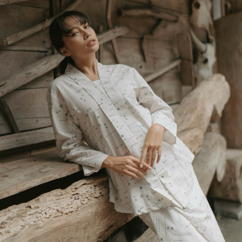 	 TERIKAT KEBAYA ENCIM BATIK - RAGAMBENTALA	