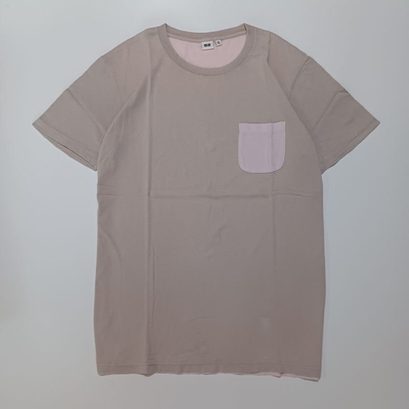 Kaos Uniqlo Pocket (XL)