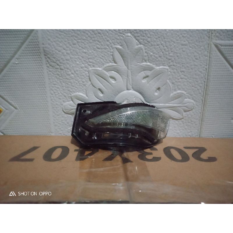 sen spion mobil toyota sienta sebelah kiri