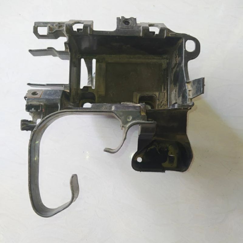 Cover Aki/Wadah Aki Xeon Karbu PNP Xeon Rc (Bekas Berkualitas)