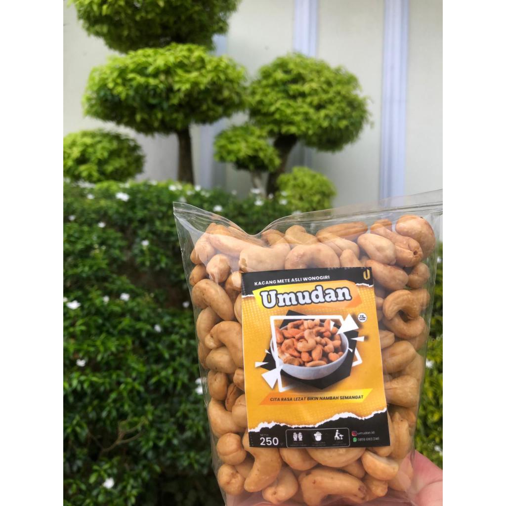 

PREMIUM QUALITY - UMUDAN KACANG METE ASLI WONOGIRI 250 GRAM VARIAN GORENG ORI (FREE KARDUS DAN BUBBLE)