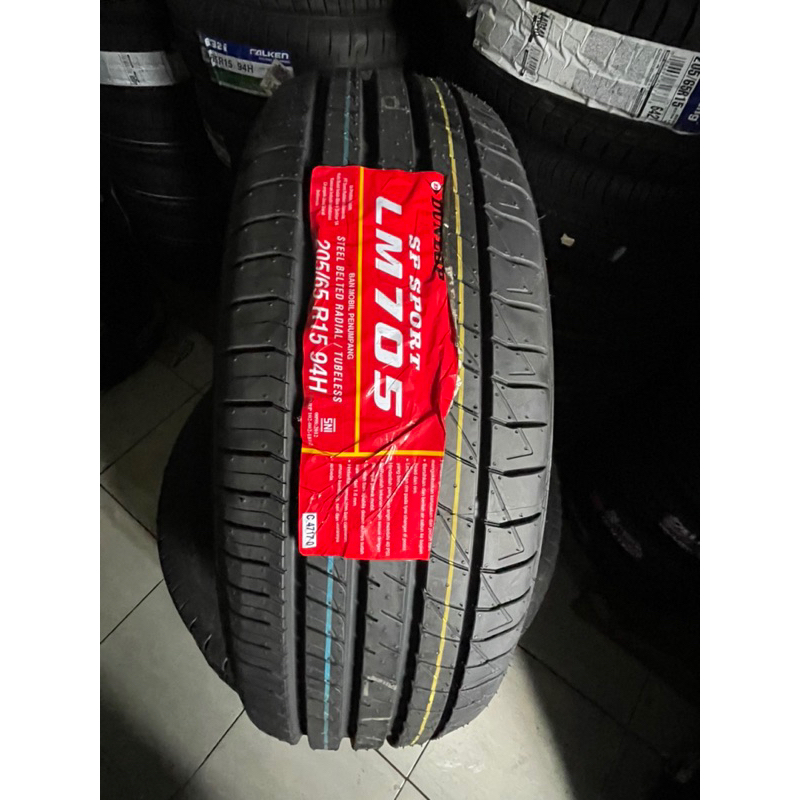 Ban Dunlop LM 705 205 65 r15 Innova