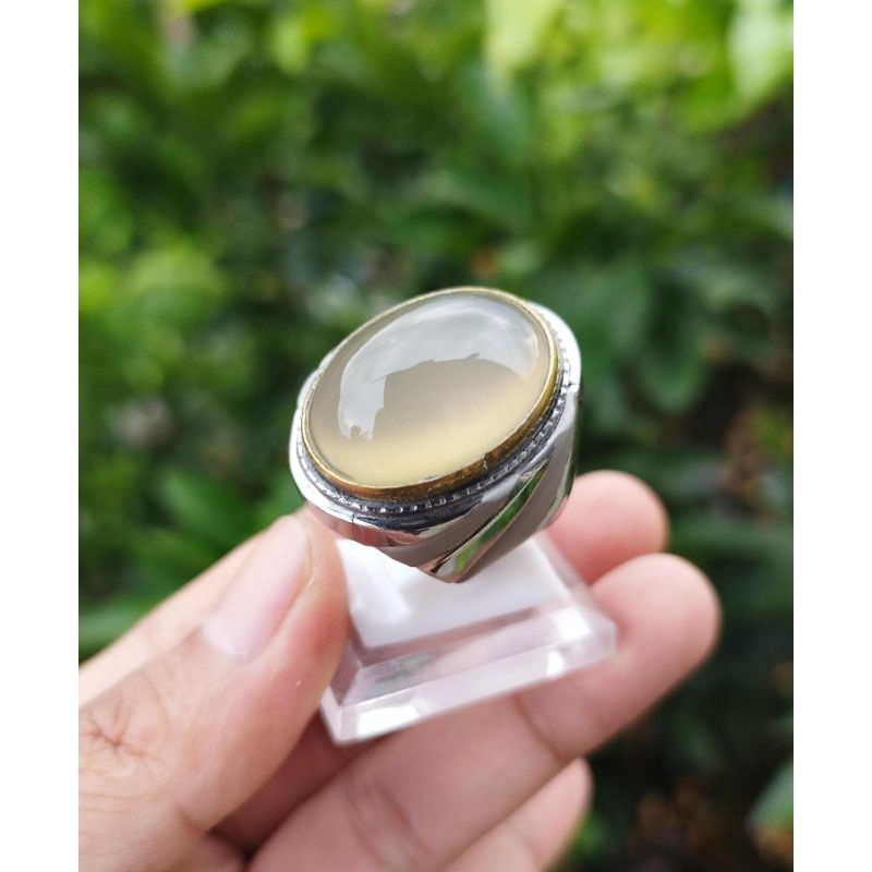 batu cincin anggur lawas