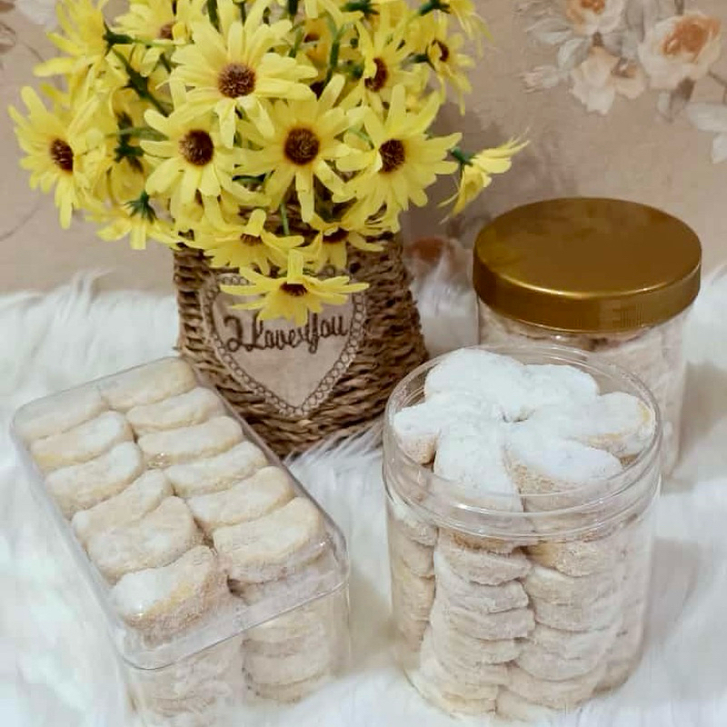 

Kue Putri Salju by Aralicious Cake