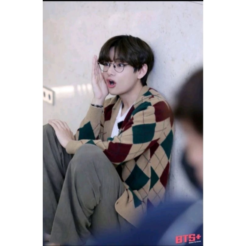 Cardigan V BTS