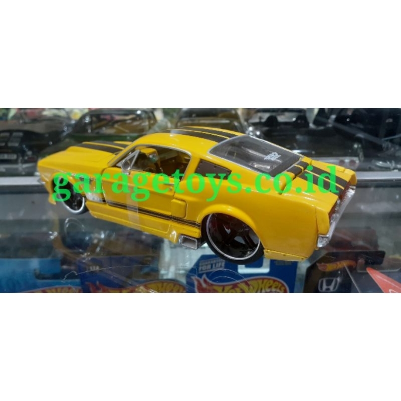 Maisto Allstar 1:24 Diecast 1967 Ford Mustang GT