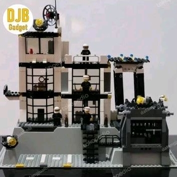 lego city police station 7237 helicopter mobil polisi rised baseplate