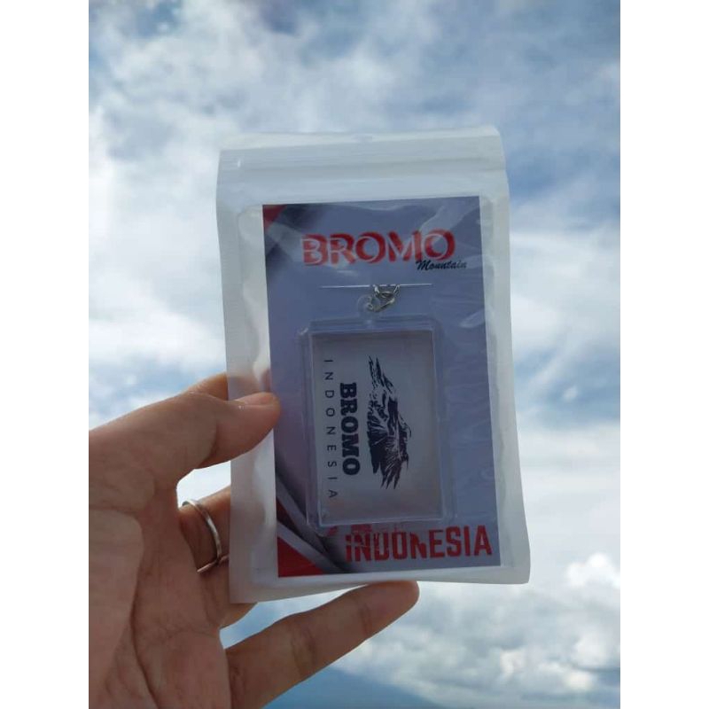 Gantungan Kunci keychain Bromo Biru Putih